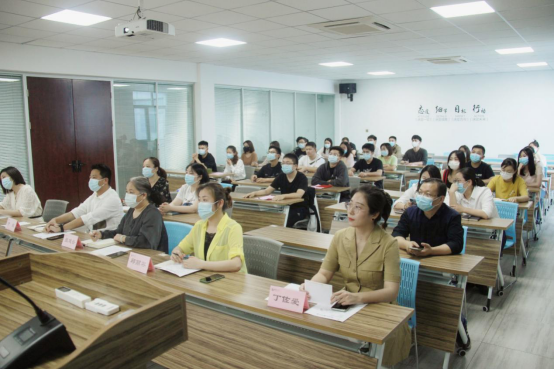 道德讲堂|“见贤思齐 吾辈自强 ”道德讲堂主题活动开讲啦！